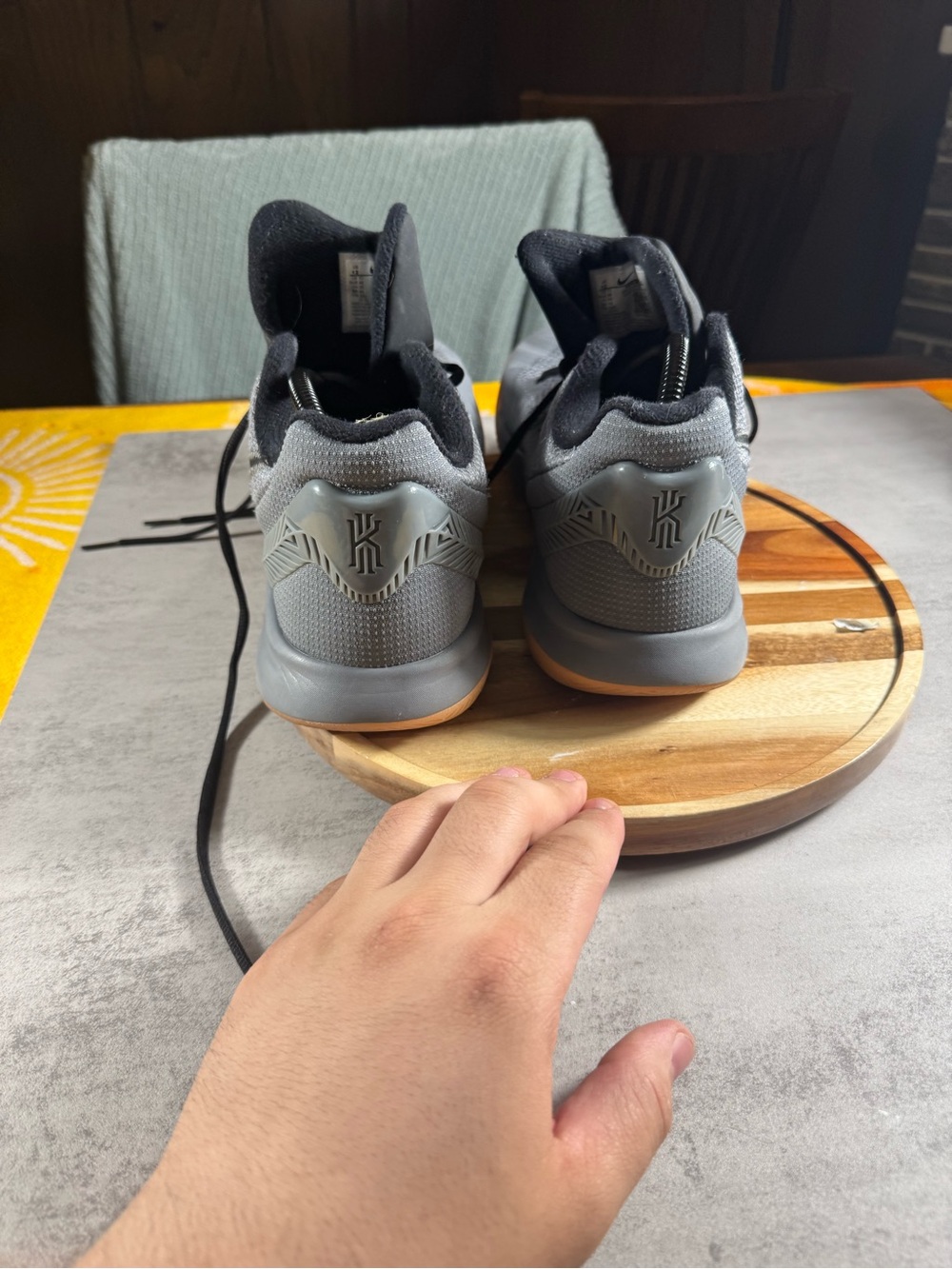 Nike Kyrie Flytrap 2 Cool Grey Pink Basketball Shoes AO4436 006 SIze 12 No Box - Picture 4 of 7